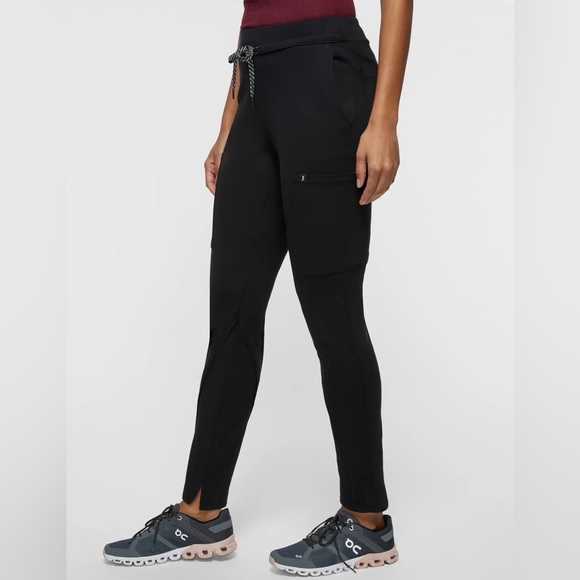 Jaanuu Black Cargo Scrub Pants
NWT - Picture 8 of 17